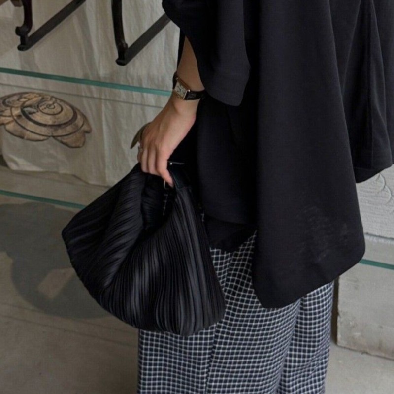 Fashion Shell Pleated Handbag  - Interior Design High End recension och pris